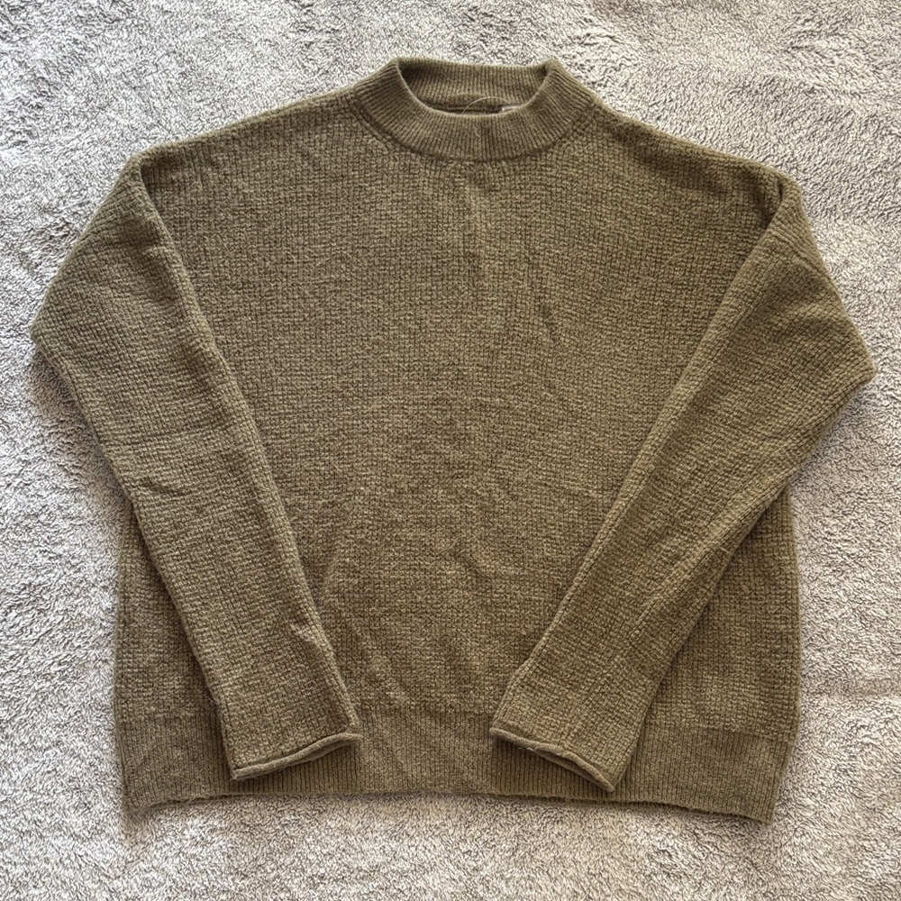 Women's Classic Olive Crewneck Sweater
